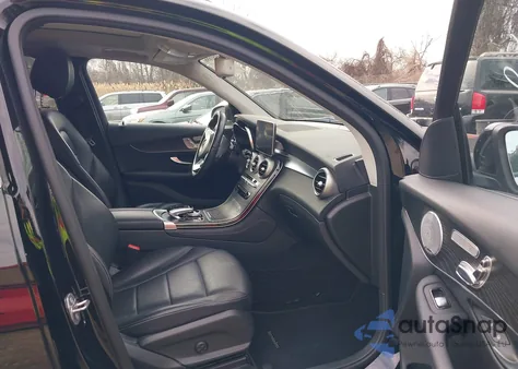 2016 Mercedes-Benz Glc 300 4Matic z USA, uszkodzony, nr VIN WDC0G4KB1GF101289